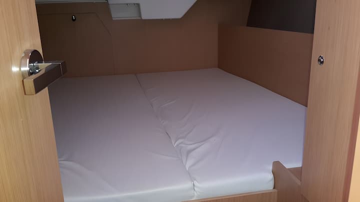 Voilier Beneteau Oceanis 38 (2015) pour Charter - Medulin | #3570 - 11