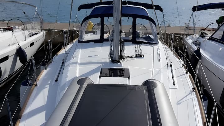 Voilier Beneteau Oceanis 38 (2015) pour Charter - Medulin | #3570 - 7