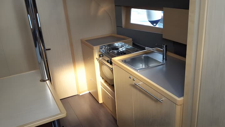 Voilier Beneteau Oceanis 38 (2015) pour Charter - Medulin | #3570 - 9