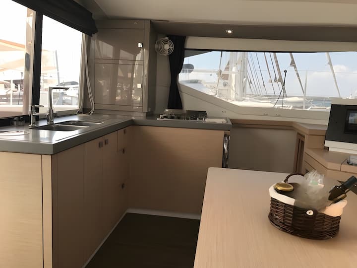 Catamaran Fountaine Pajot Lucia 40 (2018) for Charter - Athens | #3660 - 13