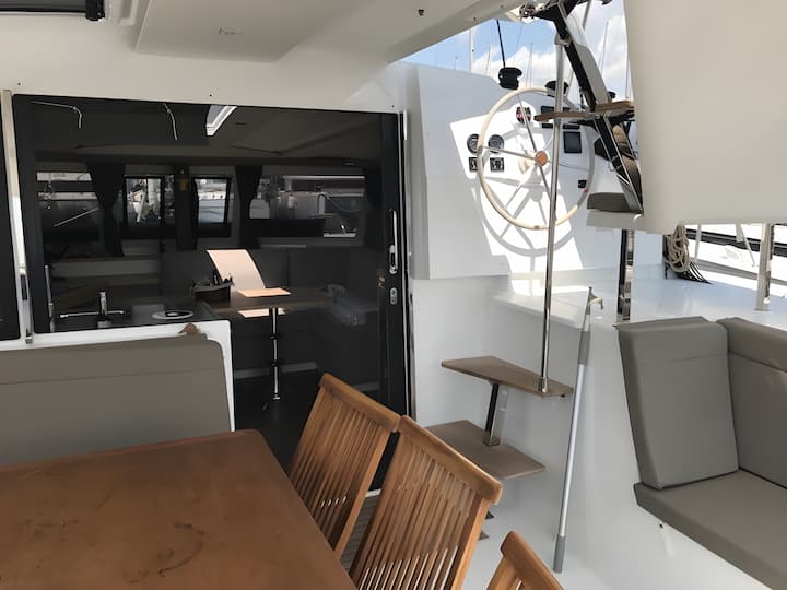 Catamaran Fountaine Pajot Lucia 40 (2018) for Charter - Athens | #3660 - 8