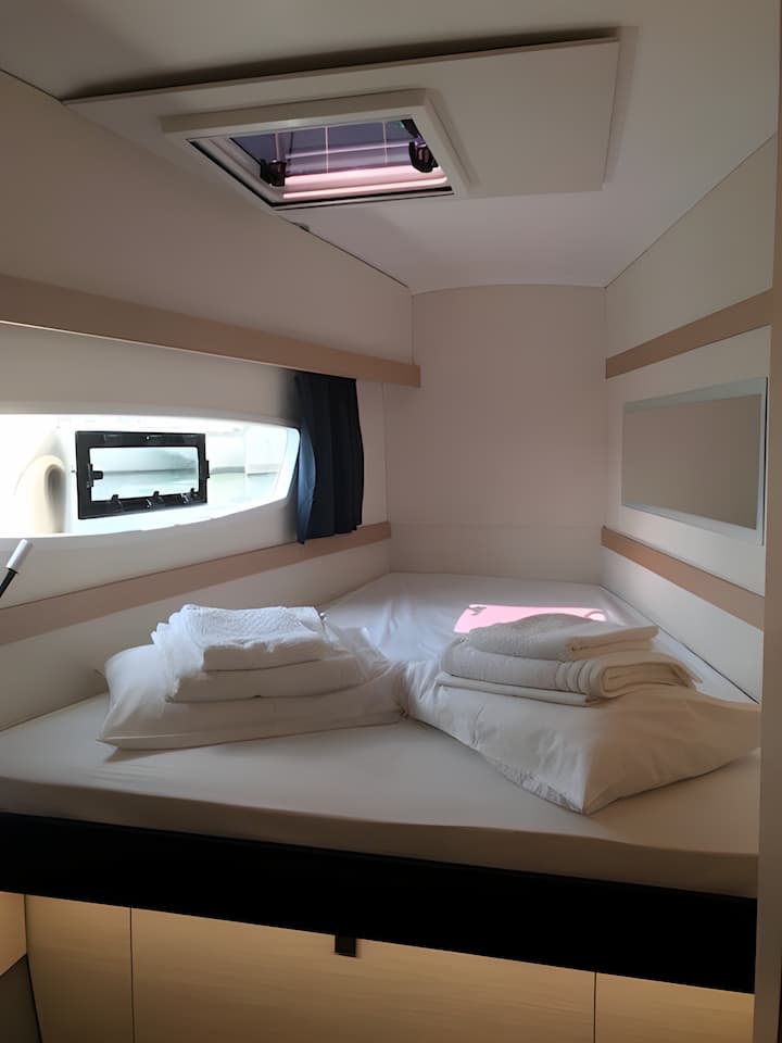 Catamaran Fountaine Pajot Lucia 40 (2018) for Charter - Athens | #3660 - 15