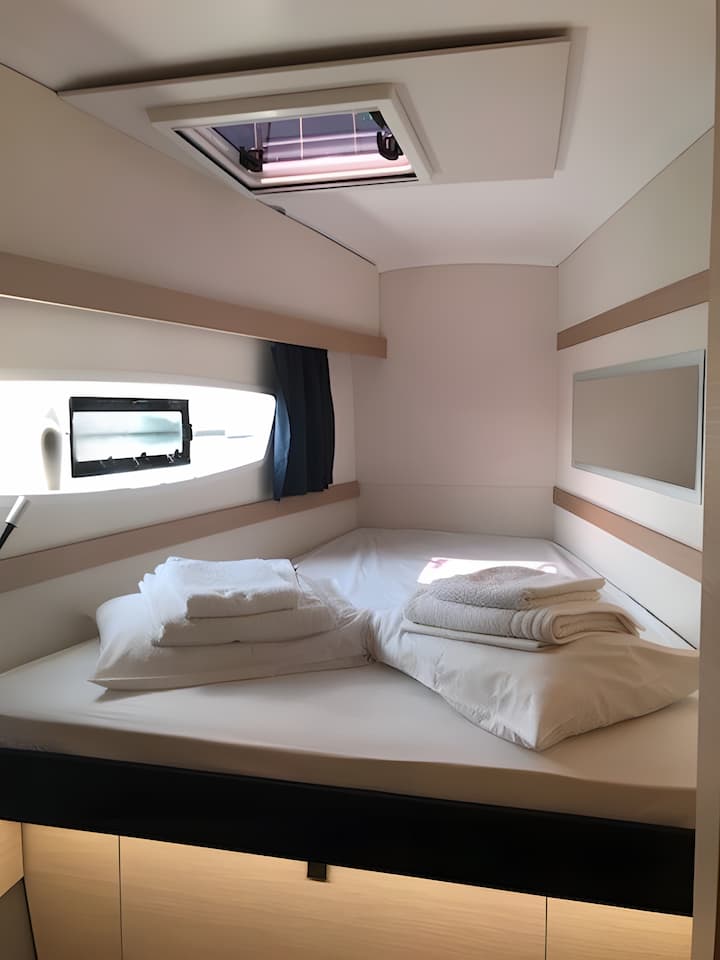 Catamaran Fountaine Pajot Lucia 40 (2018) for Charter - Athens | #3660 - 17