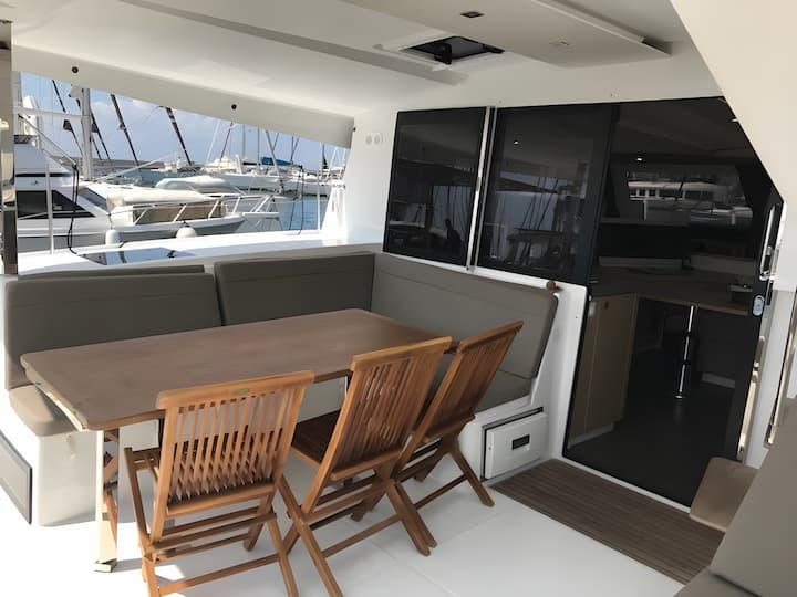 Catamaran Fountaine Pajot Lucia 40 (2018) for Charter - Athens | #3660 - 9