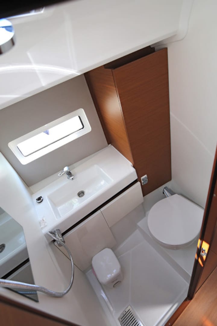 Sailboat Jeanneau Sun Odyssey 490 (2019) for Charter - Lavrion | #374 - 19