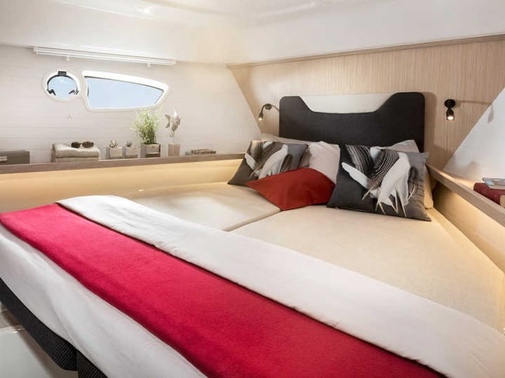 Motorboat Bavaria E40 Fly (2018) for Charter - Biograd | #3803 - 7