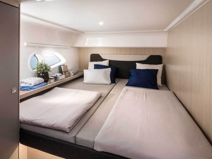 Motorboat Bavaria E40 Fly (2018) for Charter - Biograd | #3803 - 6
