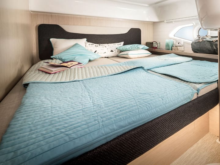 Motorboat Bavaria E40 Fly (2018) for Charter - Biograd | #3803 - 10