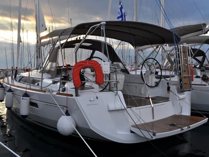Sailboat Jeanneau Sun Odyssey 519 (2016) for Charter - Athens | #3888 - 7
