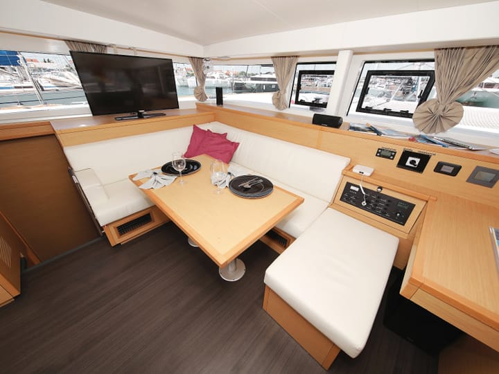  Catamaran Lagoon 400 S2 (2018) voor Charter - Sukosan | #402 - 102