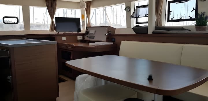 Catamaran Lagoon 450F (2019) for Charter - Lavrion | #4061 - 8