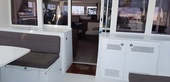 Catamaran Lagoon 450F (2019) for Charter - Lavrion | #4061 - 3