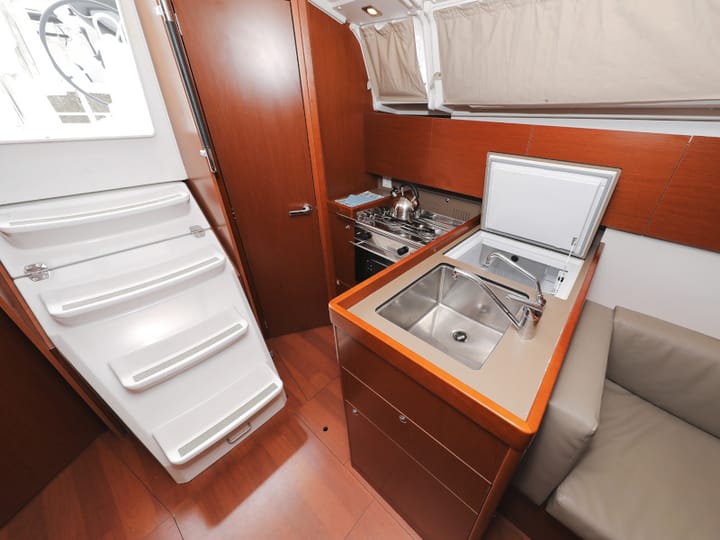 Segelboot Beneteau Oceanis 35.1 (2018) für Charter - Sukošan | #416 - 43