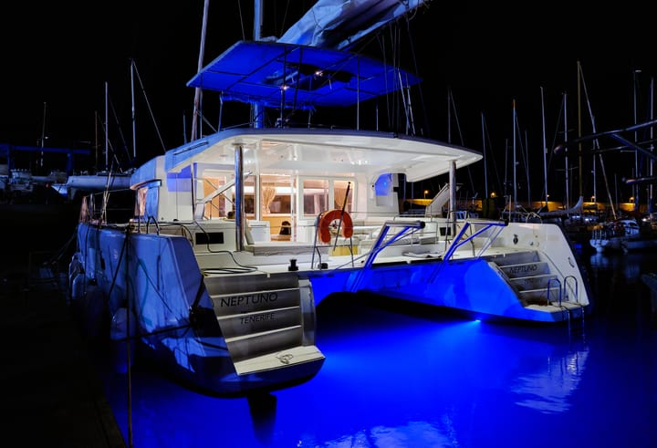  Catamaran Lagoon 52 Fly (2015) voor Charter - Ibiza | #4326 - 52