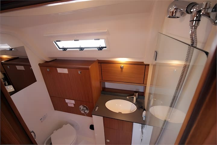  Zeilboot Bavaria  51 Cruiser (2014) voor Charter - El Arenal | #4667 - 12