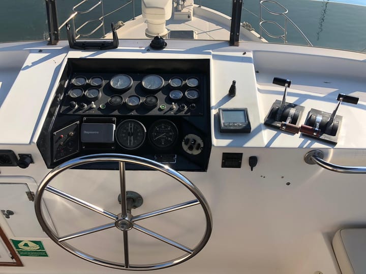 Fait sur mesure Yacht à moteur (1990) for Charter - Primošten | #5185 - 11