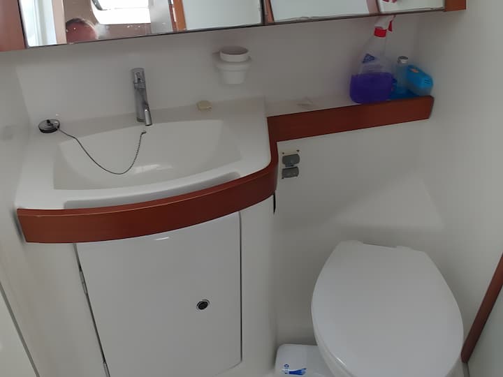 Sailboat Beneteau Oceanis 40 (2022) for Charter - Athens | #5227 - 14
