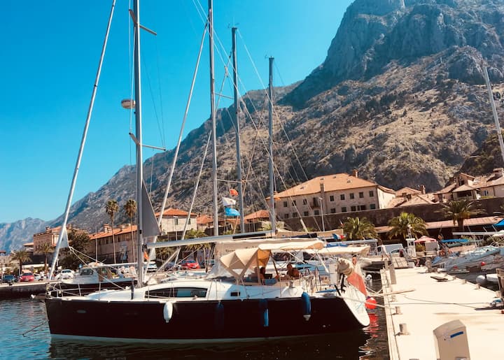 Sailboat Beneteau Oceanis 40 (2022) for Charter - Athens | #5227 - 3