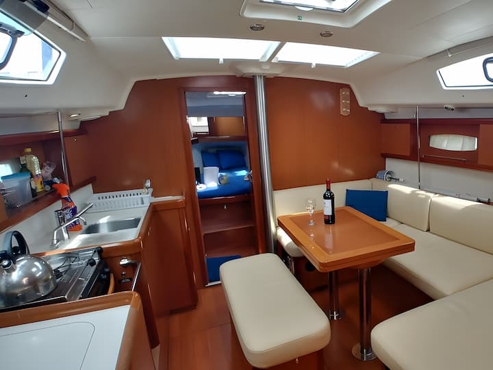 Sailboat Beneteau Oceanis 40 (2022) for Charter - Athens | #5227 - 11