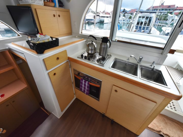 Katamaran Lagoon  380 (2011) für Charter - Mahe, Victoria | #5295 - 9