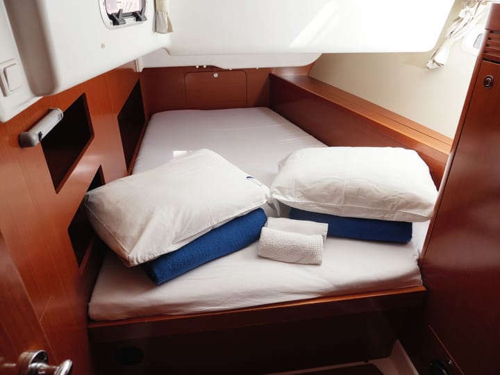 Sailboat Beneteau Oceanis 50 Family (2012) for Charter - Šolta | #5970 - 3