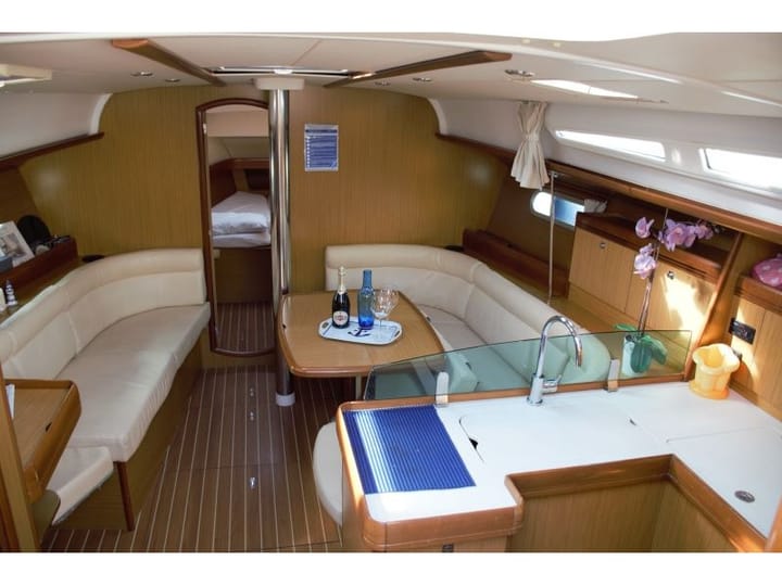 Sailboat Jeanneau Sun Odyssey 42i (2008) for Charter - Castellammare di Stabia | #6239 - 2