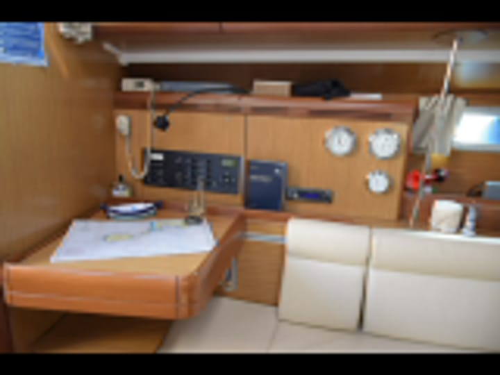 Sailboat Jeanneau Sun Odyssey 42i (2008) for Charter - Castellammare di Stabia | #6239 - 9