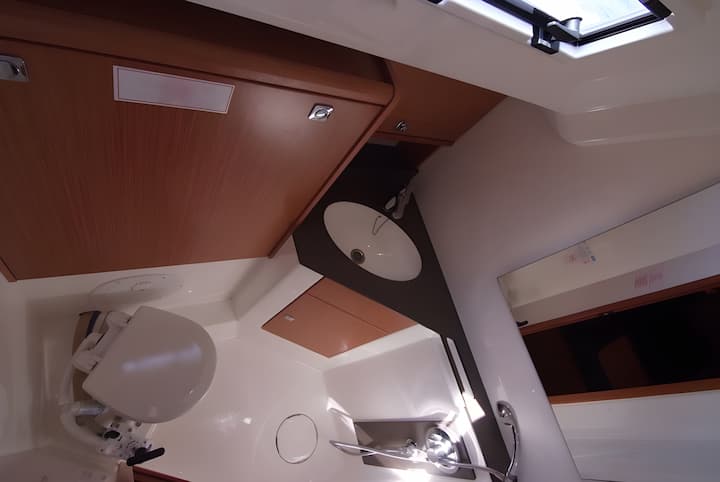 Sailboat Bavaria 46 Cruiser (2015) for Charter - Punat, Krk | #6352 - 9