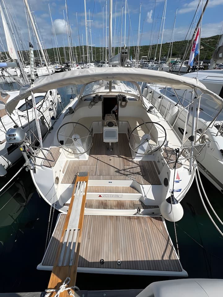 Sailboat Bavaria 46 Cruiser (2015) for Charter - Punat, Krk | #6352 - 12