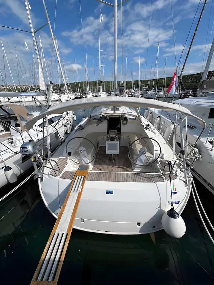 Sailboat Bavaria 46 Cruiser (2015) for Charter - Punat, Krk | #6352 - 13