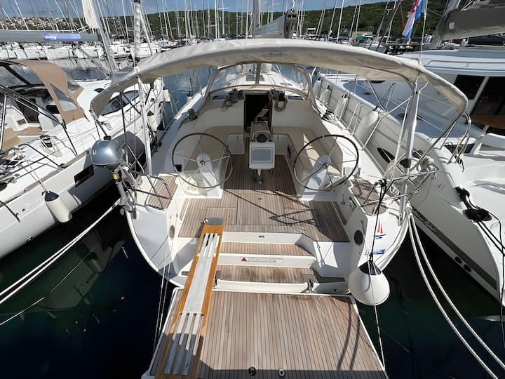 Sailboat Bavaria 46 Cruiser (2015) for Charter - Punat, Krk | #6352 - 11