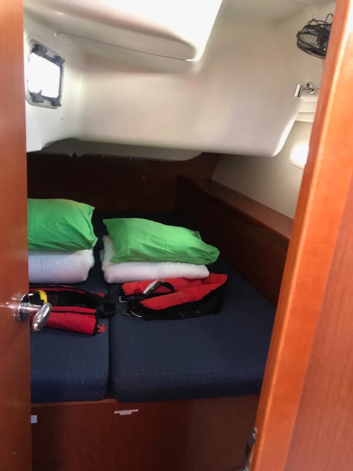 Voilier Beneteau Oceanis 40 (2011) pour Charter - Las Galletas | #6535 - 14