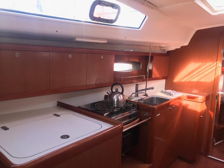 Voilier Beneteau Oceanis 40 (2011) pour Charter - Las Galletas | #6535 - 9