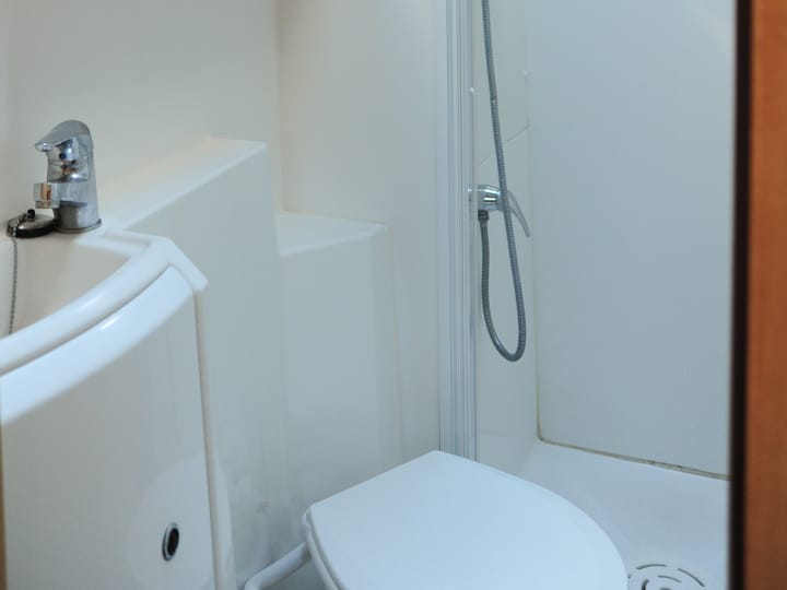 Catamaran Lagoon  420 (2008) for Charter - Athens | #6571 - 22