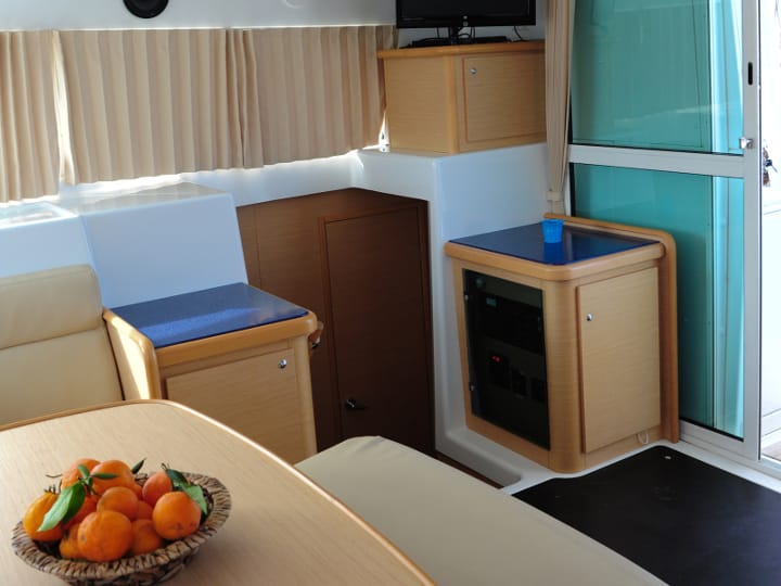 Catamaran Lagoon  420 (2008) for Charter - Athens | #6571 - 9