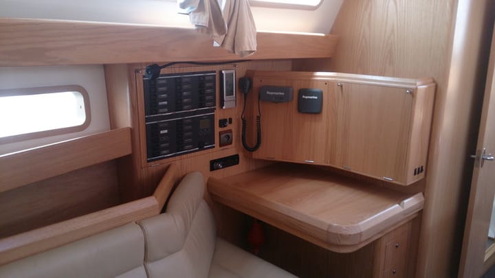  Barca a vela Alubat Ovni 395 (2013) per Noleggio, overcloccabile Pola | #6746 - 8