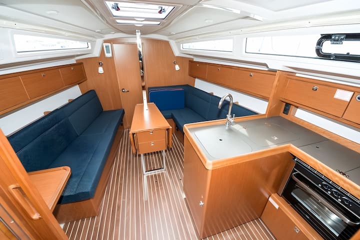 Sailboat Bavaria  34 Cruiser (2017) for Charter - Pirovac | #7206 - 16