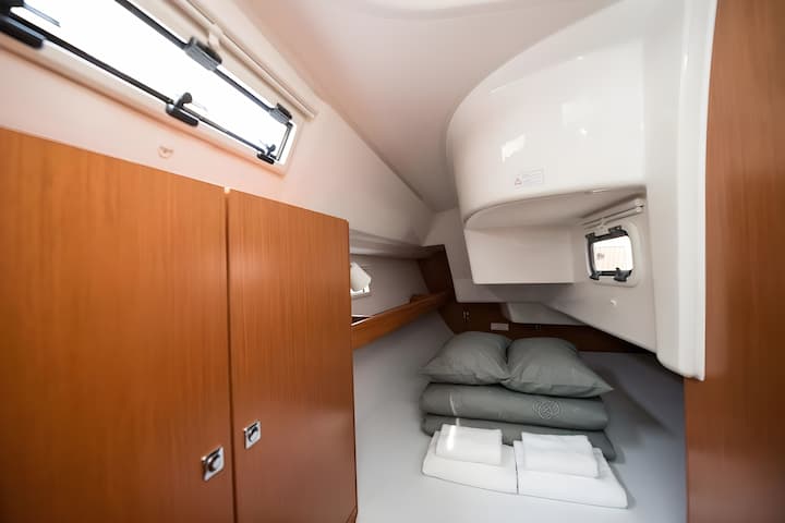 Sailboat Bavaria  34 Cruiser (2017) for Charter - Pirovac | #7206 - 18