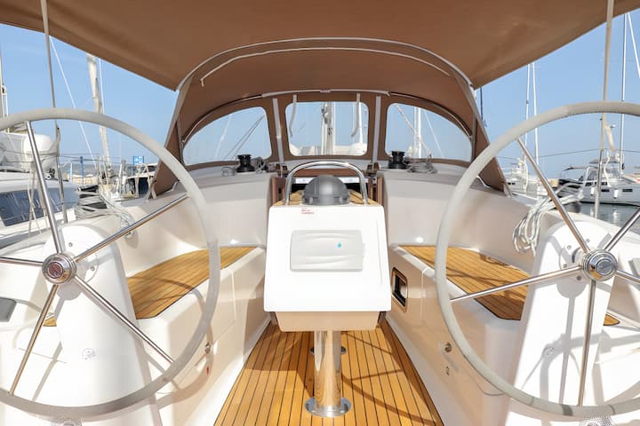 Sailboat Bavaria  34 Cruiser (2017) for Charter - Pirovac | #7206 - 7