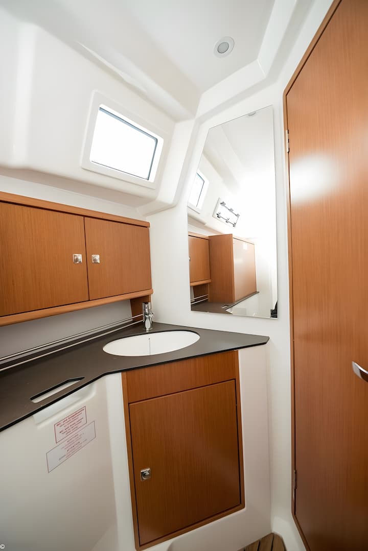 Sailboat Bavaria  34 Cruiser (2017) for Charter - Pirovac | #7206 - 20