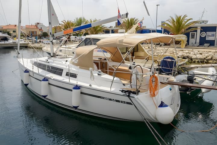Sailboat Bavaria  34 Cruiser (2017) for Charter - Pirovac | #7206 - 4