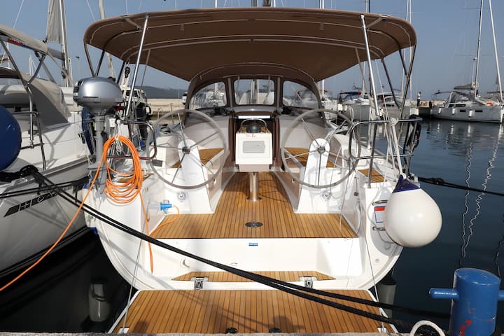 Sailboat Bavaria  34 Cruiser (2017) for Charter - Pirovac | #7206 - 3