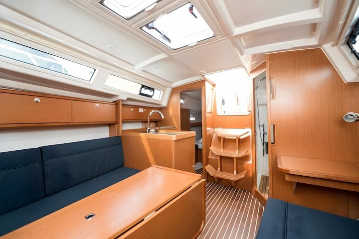 Sailboat Bavaria  34 Cruiser (2017) for Charter - Pirovac | #7206 - 11