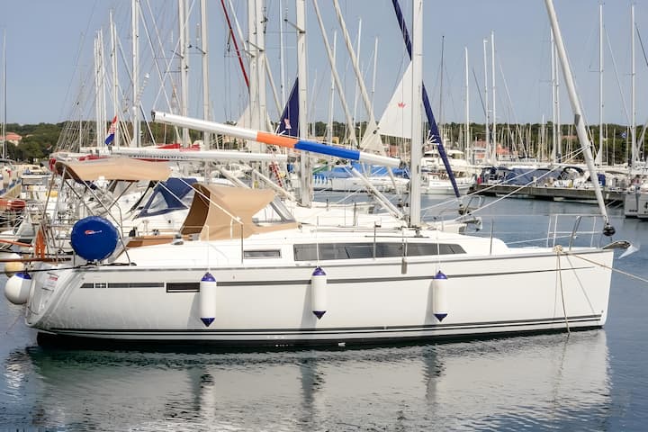 Sailboat Bavaria  34 Cruiser (2017) for Charter - Pirovac | #7206 - 6