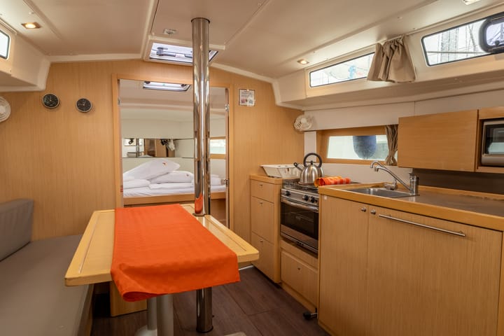 Beneteau Oceanis 38.1 Kiralık Yelkenli (2019) - Salerno | #7302 - 14