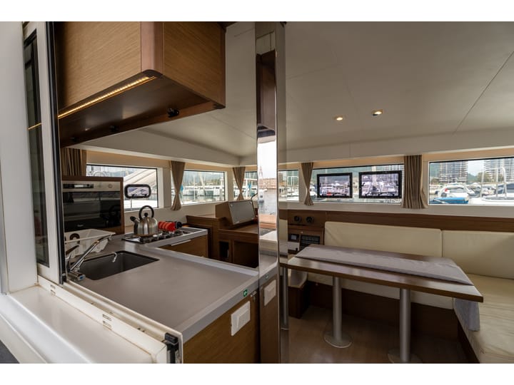 Salerno 11.97 m Voor Charter Catamaran - #7316 - 2