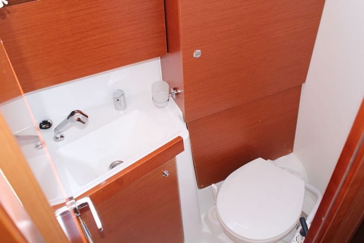  Velero Beneteau Oceanis 35 (2016) para Charter - Split | #7747 - 16