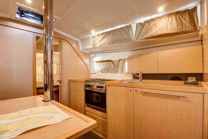 Beneteau Oceanis 38 Kiralık Yelkenli (2016) - Split | #7769 - 12