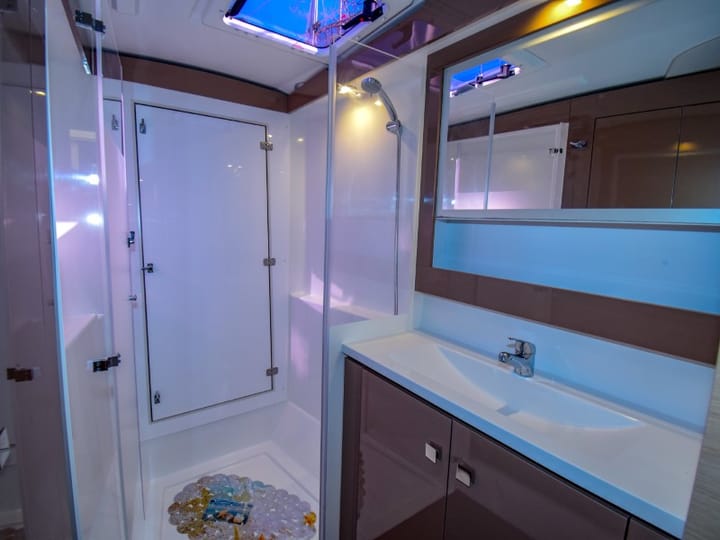  Catamaran Fountaine Pajot Lucia 40 (2016) voor Charter - Marmaris | #8166 - 86