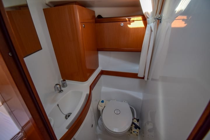  Velero Beneteau Oceanis 40 (2009) para Charter - Marmaris | #8504 - 27